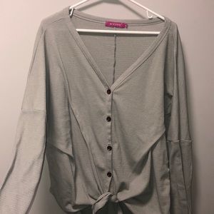 ⭐️ Long Sleeved Grey Shirt